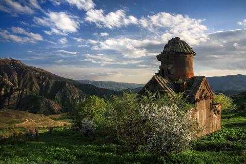 Армения в фактах и фотографиях